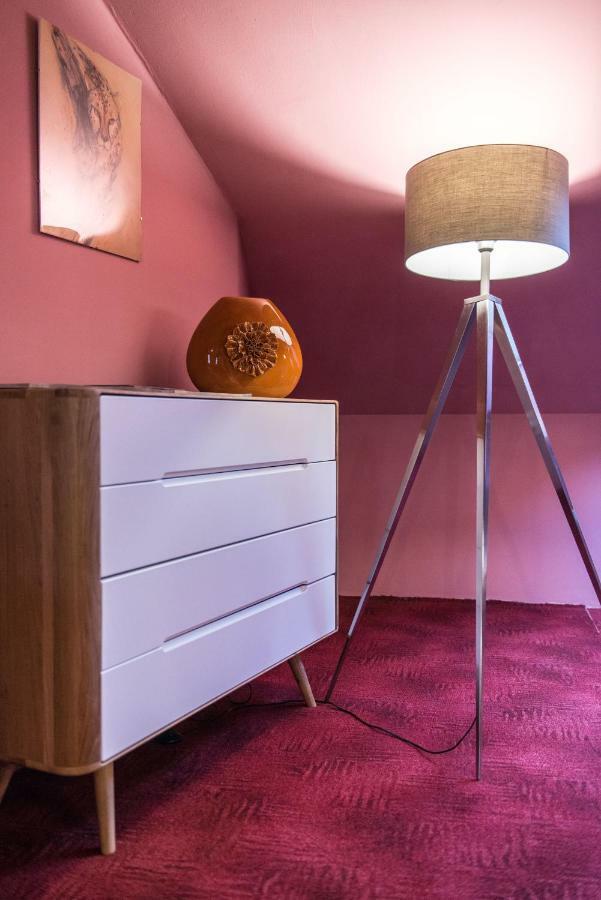 Spacious And Quiet Attic Flat In Centre Prague Exterior photo